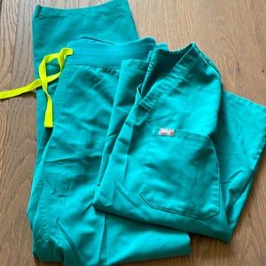 Figs coordinating scrub set